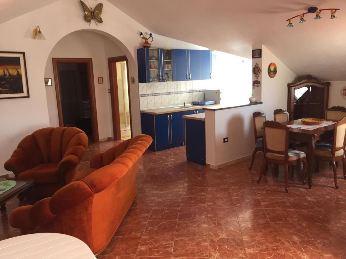 Lipovac Resort Ficus بيليس المظهر الخارجي الصورة