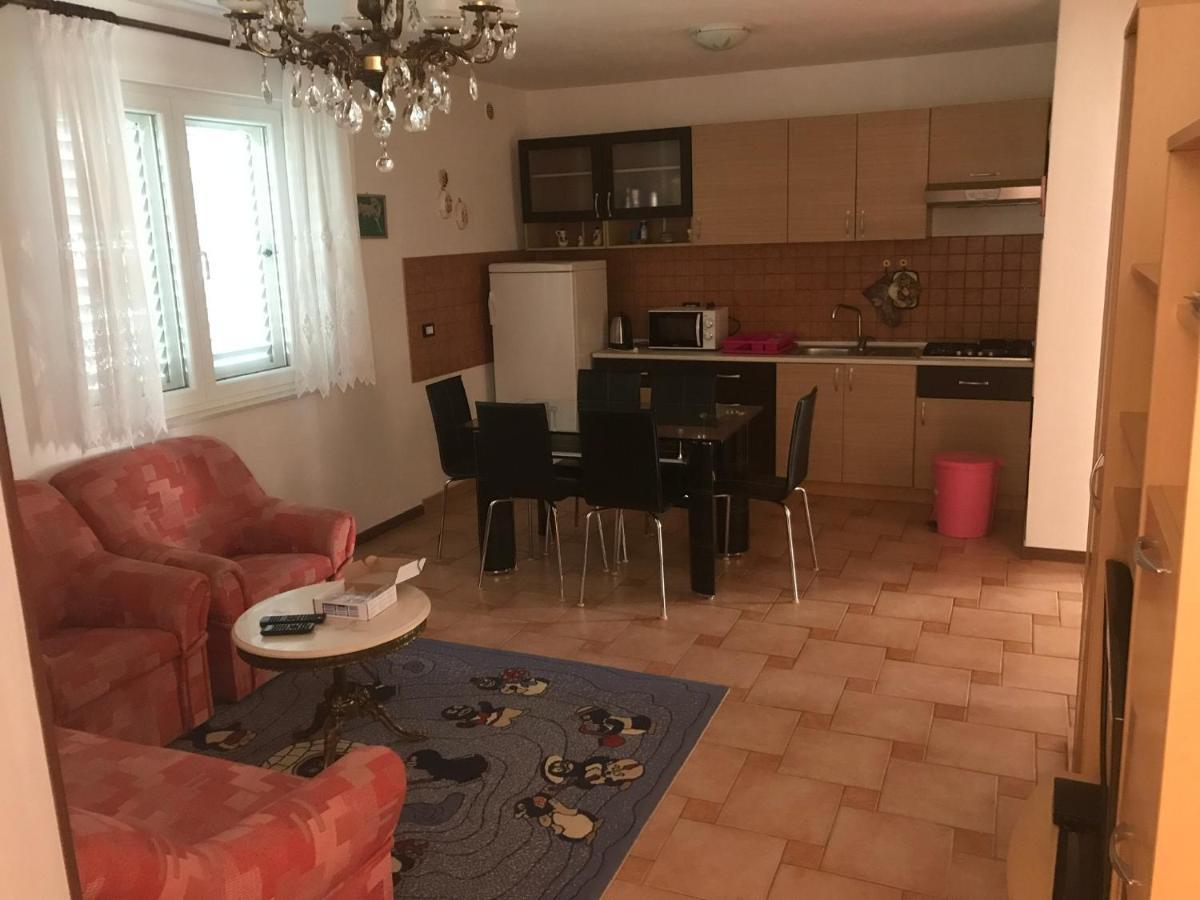 Lipovac Resort Ficus بيليس المظهر الخارجي الصورة