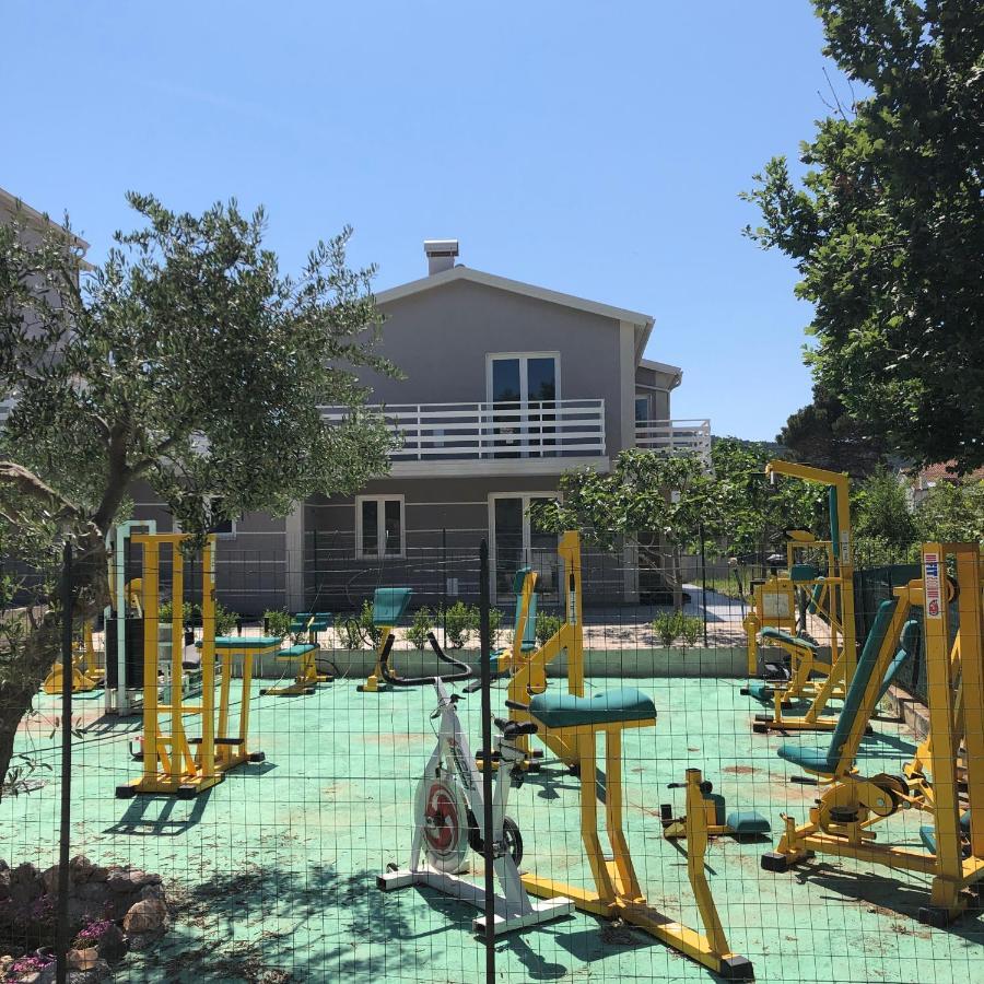 Lipovac Resort Ficus بيليس المظهر الخارجي الصورة