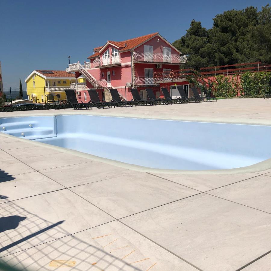 Lipovac Resort Ficus بيليس المظهر الخارجي الصورة