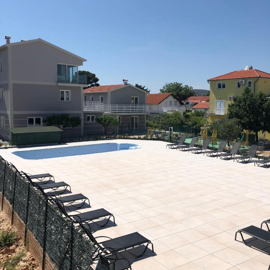 Lipovac Resort Ficus بيليس المظهر الخارجي الصورة